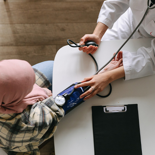 Es necesario tratar la infección por VIH para evitar el cáncer y otras muchas complicaciones.